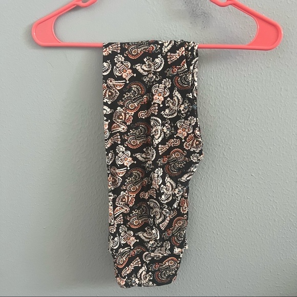 Lularoe Bird OS Leggings - Picture 2 of 2